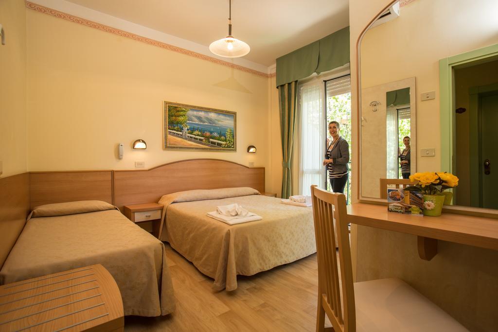 Albergo Ristorante Pozzi Bellaria-Igea Marina Eksteriør bilde